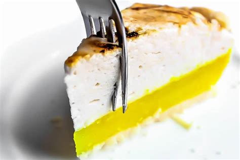 Vegan Lemon Meringue Pie - The Hidden Veggies