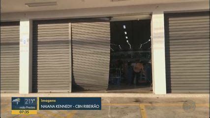 Criminosos Invadem Loja Carro Em Marcha R Em Ribeir O Preto Sp