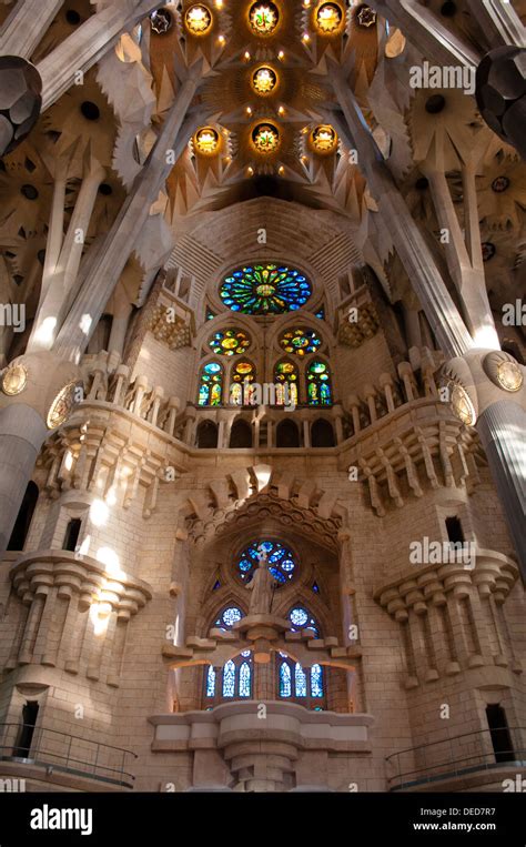 Basilica De La Sagrada Familia Fotos Und Bildmaterial In Hoher