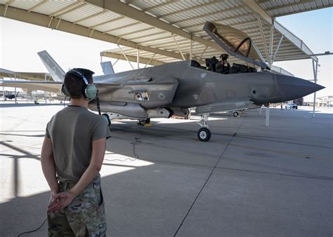 Luke Afb F A Lightning Iis Join The B Immersion The Thunderbolt