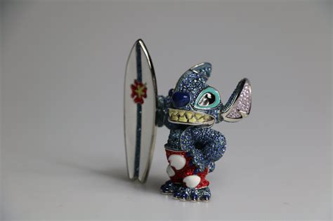 Arribas x Swarovski Disney Jeweled Stitch w Surf Figure Métal