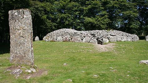 Vandalism At Ancient Clava Cairns Burial Site Bbc News