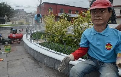 Realizan Limpieza Al Monumento Al Colono El Diario Ecuador