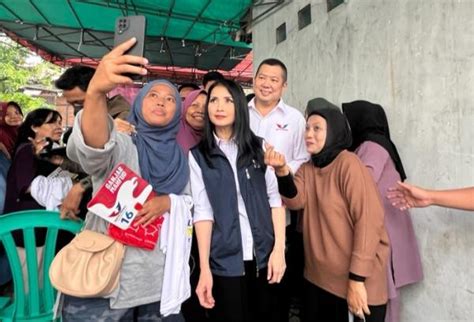 Perindo Gelar Bazar Murah Warga Kramat Pela Berebut Foto Bareng Ht Dan