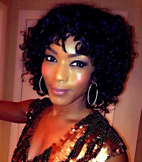 Angela Bassett Celebrity Makeup Artist Flawless Makeup Pretty Hairstyles