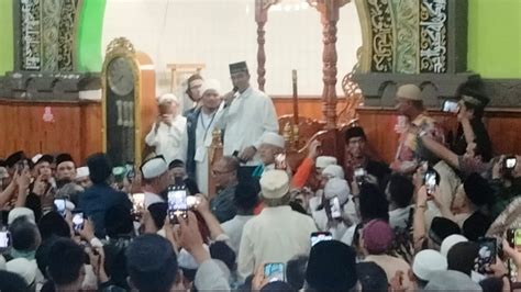 Roadshow Di Sumut Anies Salat Maghrib Di Masjid Agung Binjai