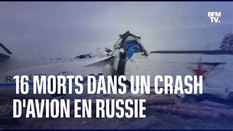 Un Avion Se Crashe Et Se Brise En Deux Dans Le Centre De La Russie Un