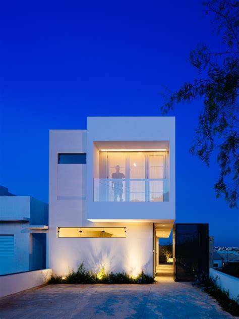 Fachadas De Casas Minimalistas De Dos Pisos Con Balcones - IMAGESEE