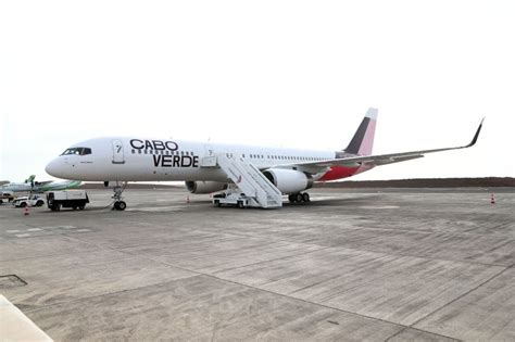 Passageiros da Cabo Verde Airlines esperam há quatro dias por voos