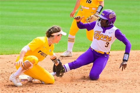 Lsu Softball Advances In Baton Rouge Regional