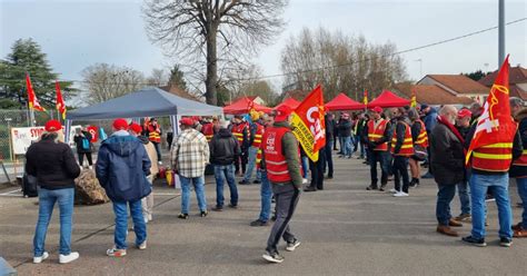 Social Chalon sur Saône une centaine de salariés devant l usine Verallia