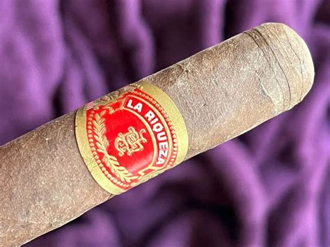 Difference Between Cigar Mold And Cigar Plume Cigar Advisor