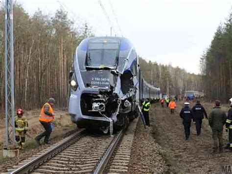 TIR wjechał pod pociąg PKP IC Kierowca zginał na miejscu Historia z