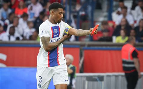 Equipe De France Kimpembe Forfait Pour Le Mondial Disasi Le Remplace