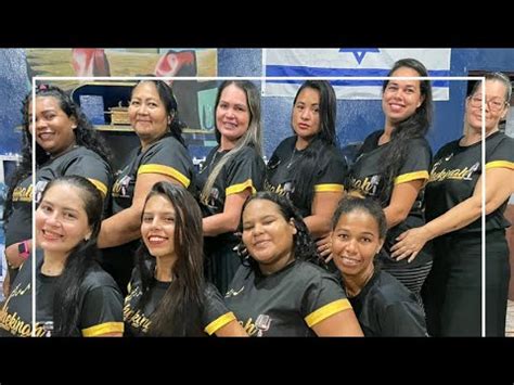 Grupo de Louvor Shekinah louvando Mulheres de Fé Geiziane Vitória