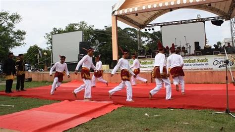 Gambar Pola Lantai Tari Seudati Dari Aceh Dan Penjelasannya