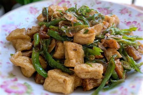 Resep Tumis Tahu Cabai Hijau Pedas Manis — Rinaresep.com