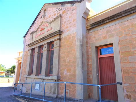 Gladstone The Soldiers Memorial Hall Built In 1921 The F Flickr