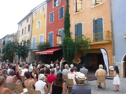 Place Des Arcades De Buis Les Baronnies S R Nades En Baronnies