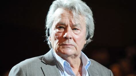 Photo Info Alain Delon Placé Sous Curatelle Renforcée Par La Justice Alain Delon Et Son