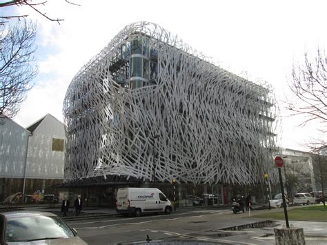 EntreVoir: Le palais de justice de Nantes - Jean Nouvel; 2000.