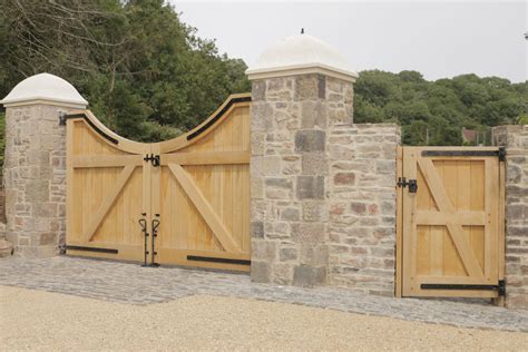 Bespoke Handcrafted Wooden Oak Entrance Gateway