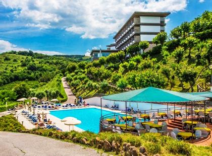 Hotel Capo Est Hotel 4 Stelle A Gabicce Mare Con Piscina