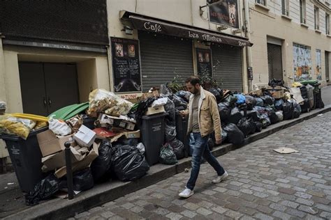 P U Garbage Stench Fills Paris Key Biscayne Independent