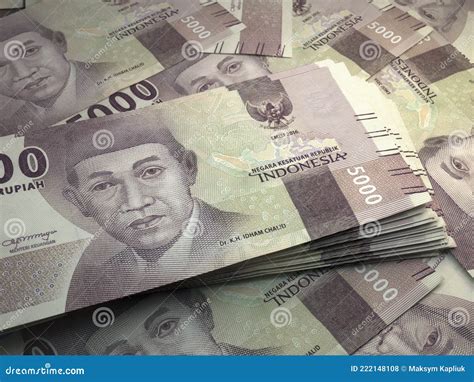 Indonesian Money Indonesian Rupiah Banknotes 2000 Idr Rupiahs Bills