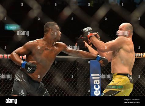 Rio De Janeiro Rj January 22 L R Jamahal Hill Punches Glover