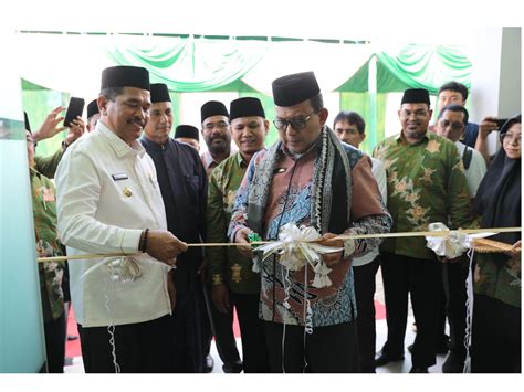 Kepala Kantor Wilayah Kemenag Aceh Resmikan Gedung Layanan Haji Dan