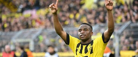 Youssoufa Moukoko Choisit De Rester Au Borussia Dortmund Pour Son Avenir