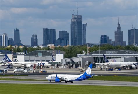 Piotr Bo Yk On Twitter Maynewest Belavia By Boeingairplanes