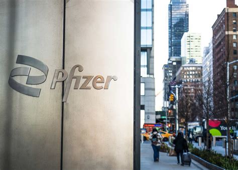 Pfizer Momentum Shift Makes Me Less Bullish Technical Analysis Nysepfe Seeking Alpha