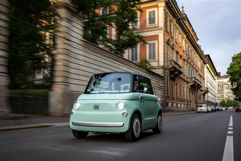 Probamos el Fiat Topolino un cuadriciclo eléctrico muy cool ideal para