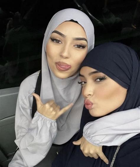 Pin By 🤎la Habibi🤎🪐 《♡》 On Besties 💙🦋💙 Hijabi Aesthetic Pretty Selfies Hijabi Fashion