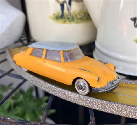 Les Miniatures De Norev Voiture Citroen Ds Orange Servo