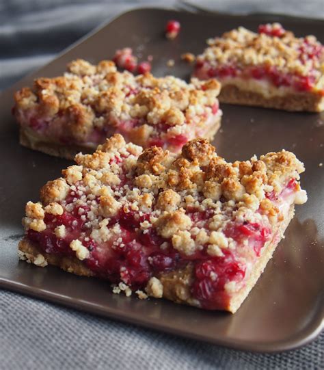 Johannisbeer Mandel Kuchen Mit Streuseln Bake It Naked