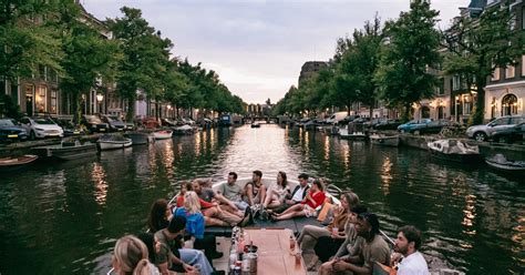 Amsterdam Croisi Re De Luxe Sur Les Canaux En Soir E Getyourguide