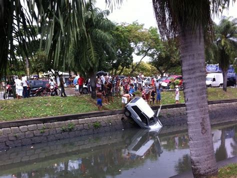 G Motorista Fica Ferida Ap S Carro Cair No Canal Da Agamenon No