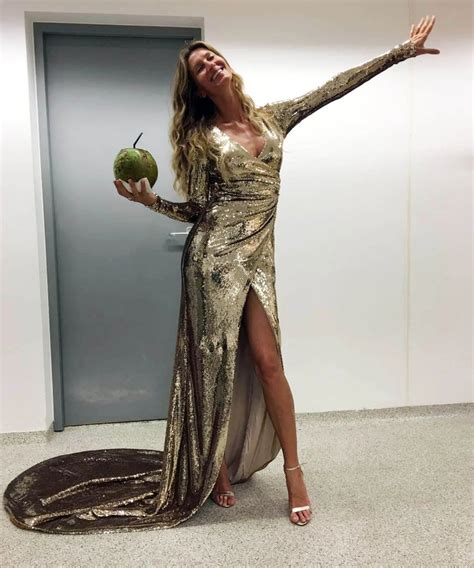 Os looks da Gisele Bündchen que se tornaram icônicos STEAL THE LOOK