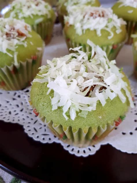 Complete Recipe Pandan Cupcakes With Gula Melaka Fillings Daily