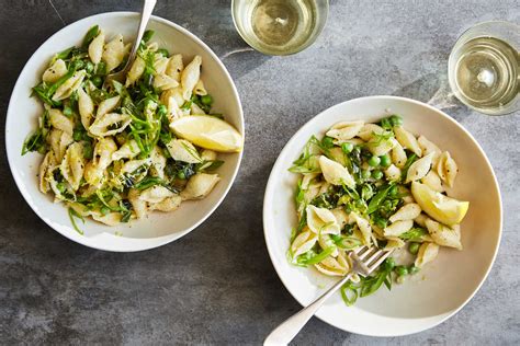 Crème Fraîche Pasta With Peas And Scallions Recipe