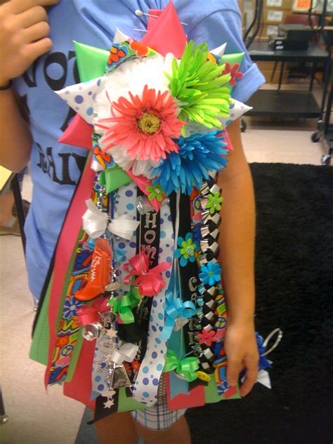 The Domestic Curator: Legendary Homecoming Mum Ideas