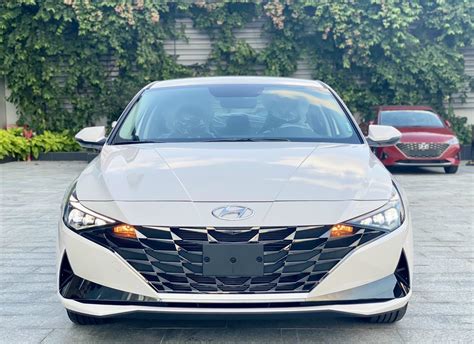 Hyundai Elantra 16 At đặc Biệt 2023 Giá Lăn Bánh Và Thông Số Xe