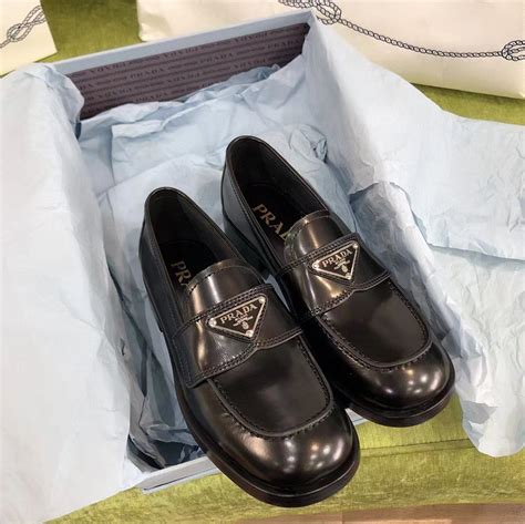 Prada лоферы #318071ZW – купить в интернет-магазине GLOBESTYLE