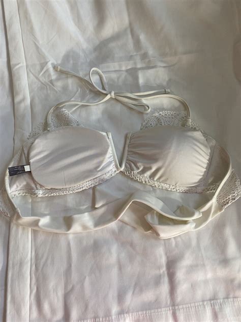 Aerie White Bikini Top Ruffled Crochet Lace Padded De Gem