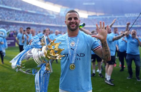 We Re Asking Him Kyle Walker Pleads With M City Player To Produce