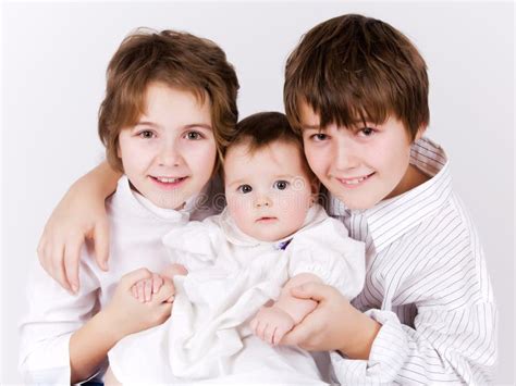 Trois enfants photo stock Image du beau beauté heureux 39093674