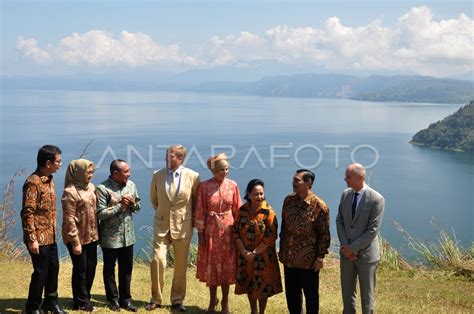 RAJA DAN RATU BELANDA BERKUNJUNG KE DANAU TOBA ANTARA Foto